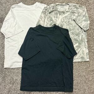 (3) Boys Abercrombie Kids Essentials Relaxed Fit Tees, 13/14.